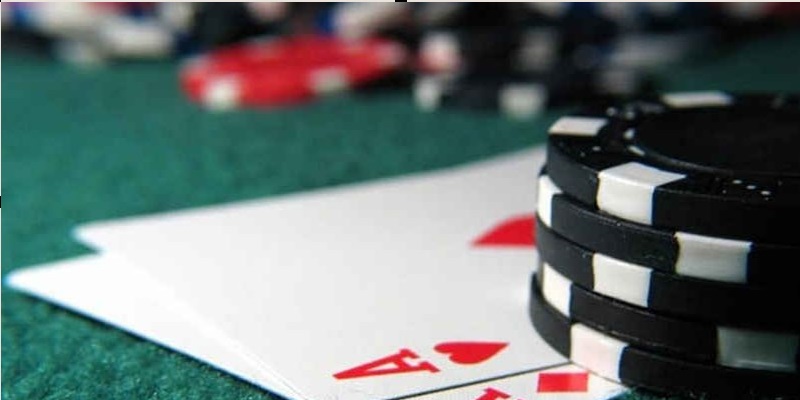 Học cách nhìn xuyên lá bài bằng phương pháp truyền thống